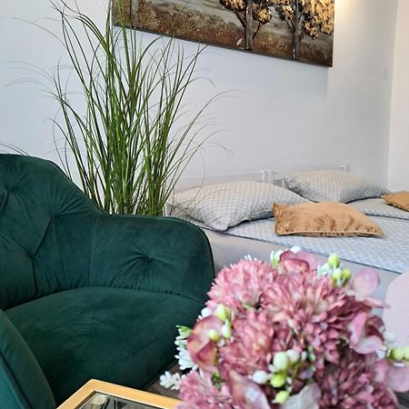 7 Level Central Apartments ميركورا تشيوك المظهر الخارجي الصورة