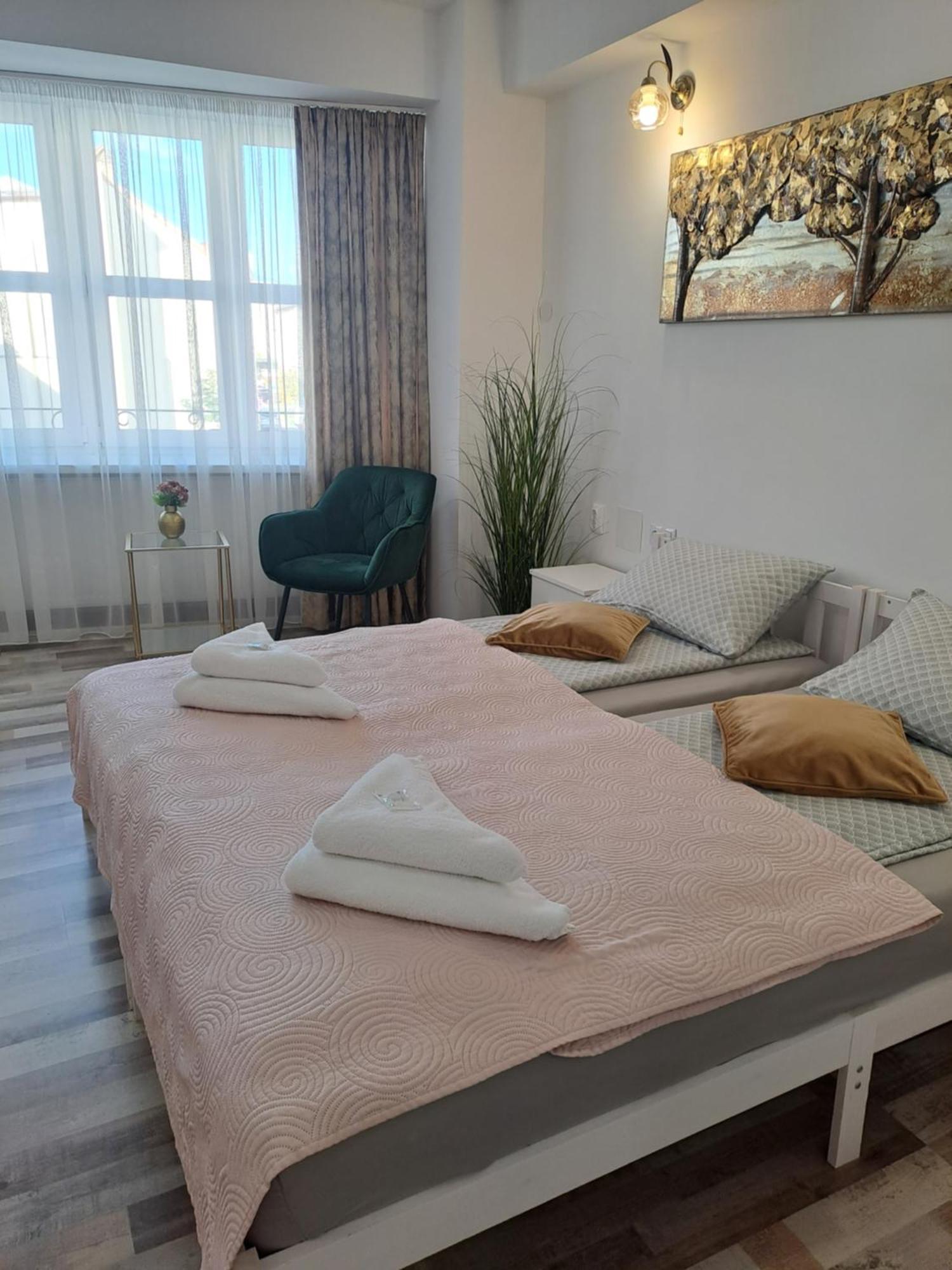 7 Level Central Apartments ميركورا تشيوك المظهر الخارجي الصورة