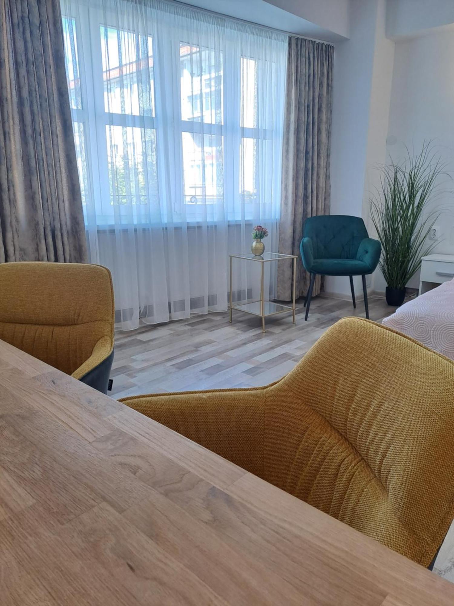 7 Level Central Apartments ميركورا تشيوك المظهر الخارجي الصورة